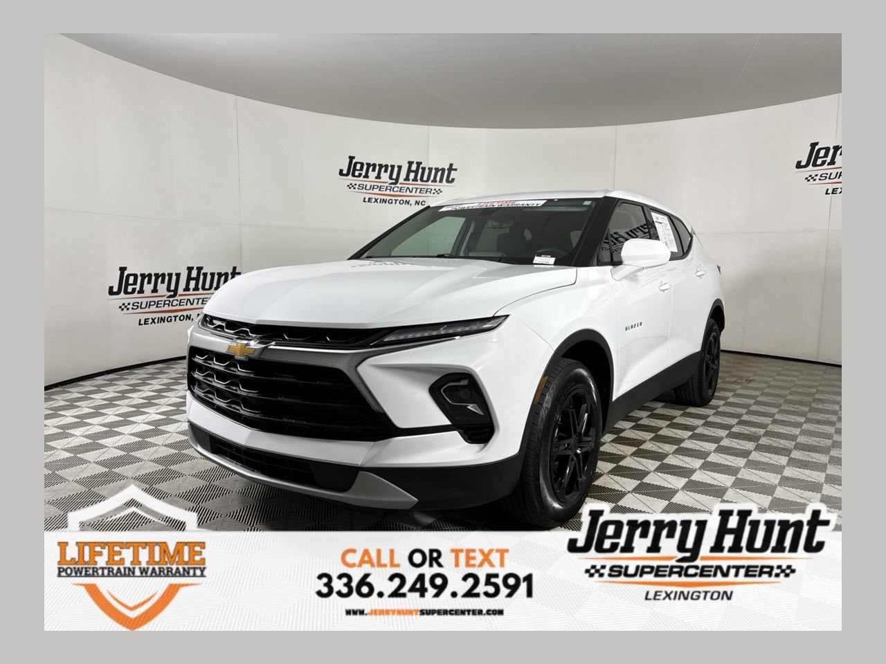 Used 2025 Chevrolet Blazer LT AWD/4WD image 1