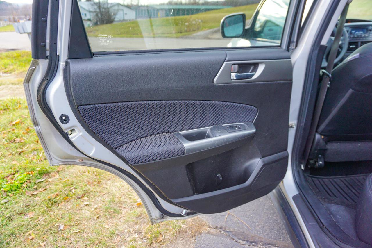 Used 2011 Subaru Forester 2.5X Premium w/ All-Weather Pkg image 27
