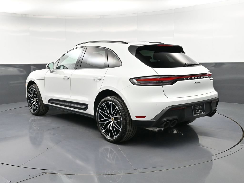 Certified 2026 Porsche Macan AWD/4WD image 3