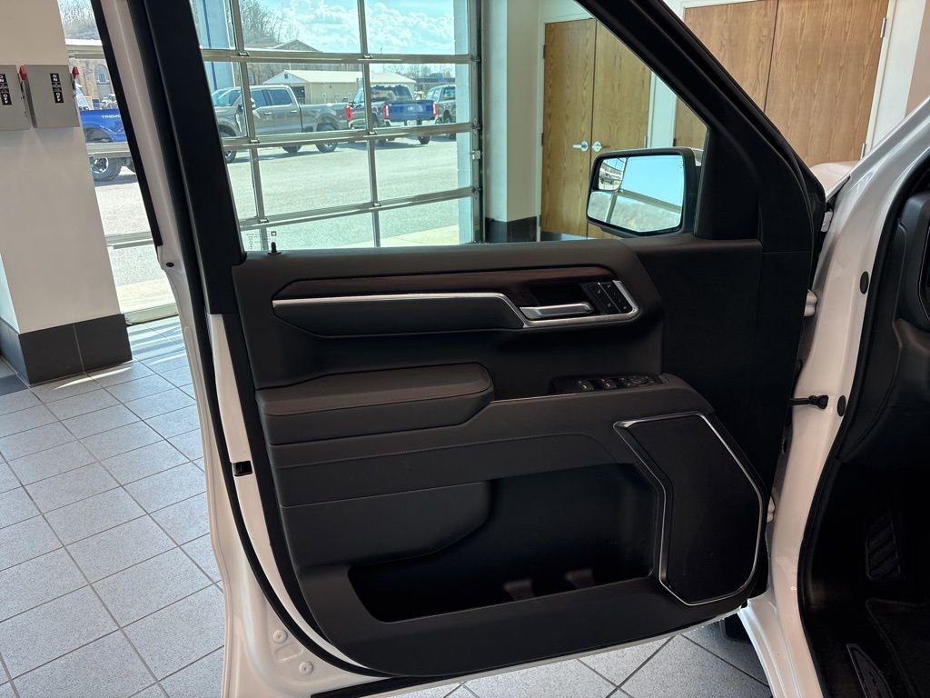 Used 2026 GMC Sierra 1500 SLT image 11