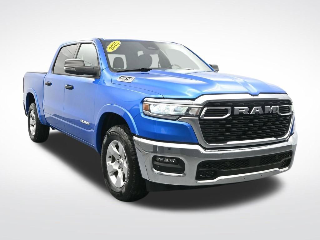 Used 2025 RAM 1500 Big Horn AWD/4WD image 3