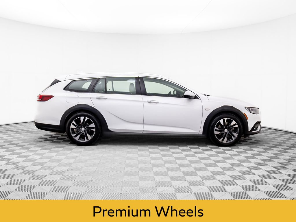 Used 2019 Buick Regal Essence w/ Driver Confidence Package I image 6