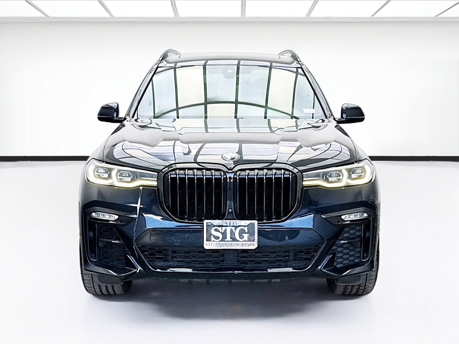 Used 2020 BMW X7 xDrive40i w/ M Sport Package AWD/4WD image 2