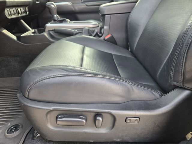 Used 2022 Toyota Tacoma Limited image 27