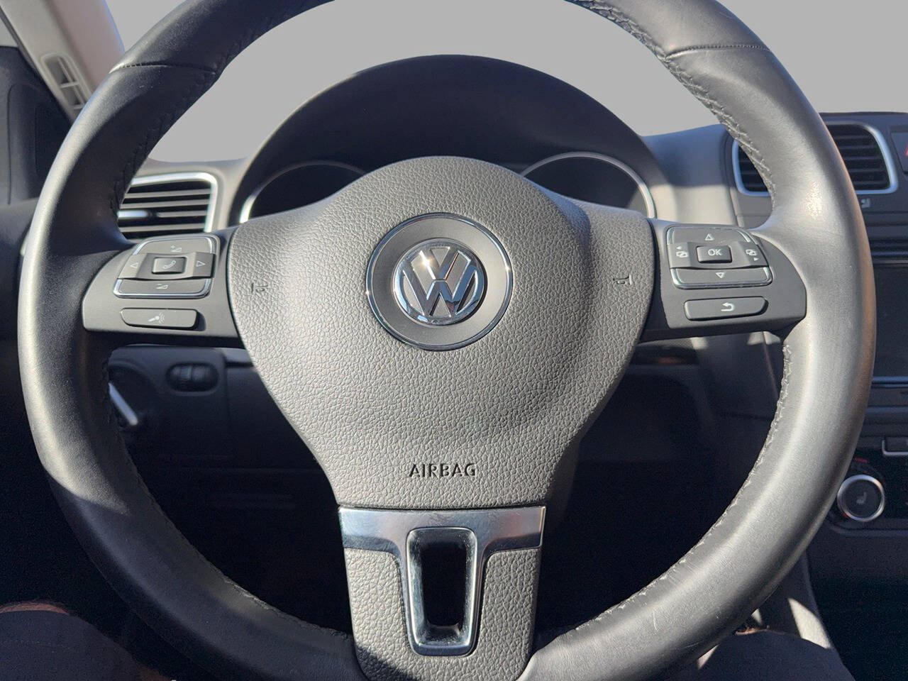 Used 2014 Volkswagen Jetta SE FWD image 40