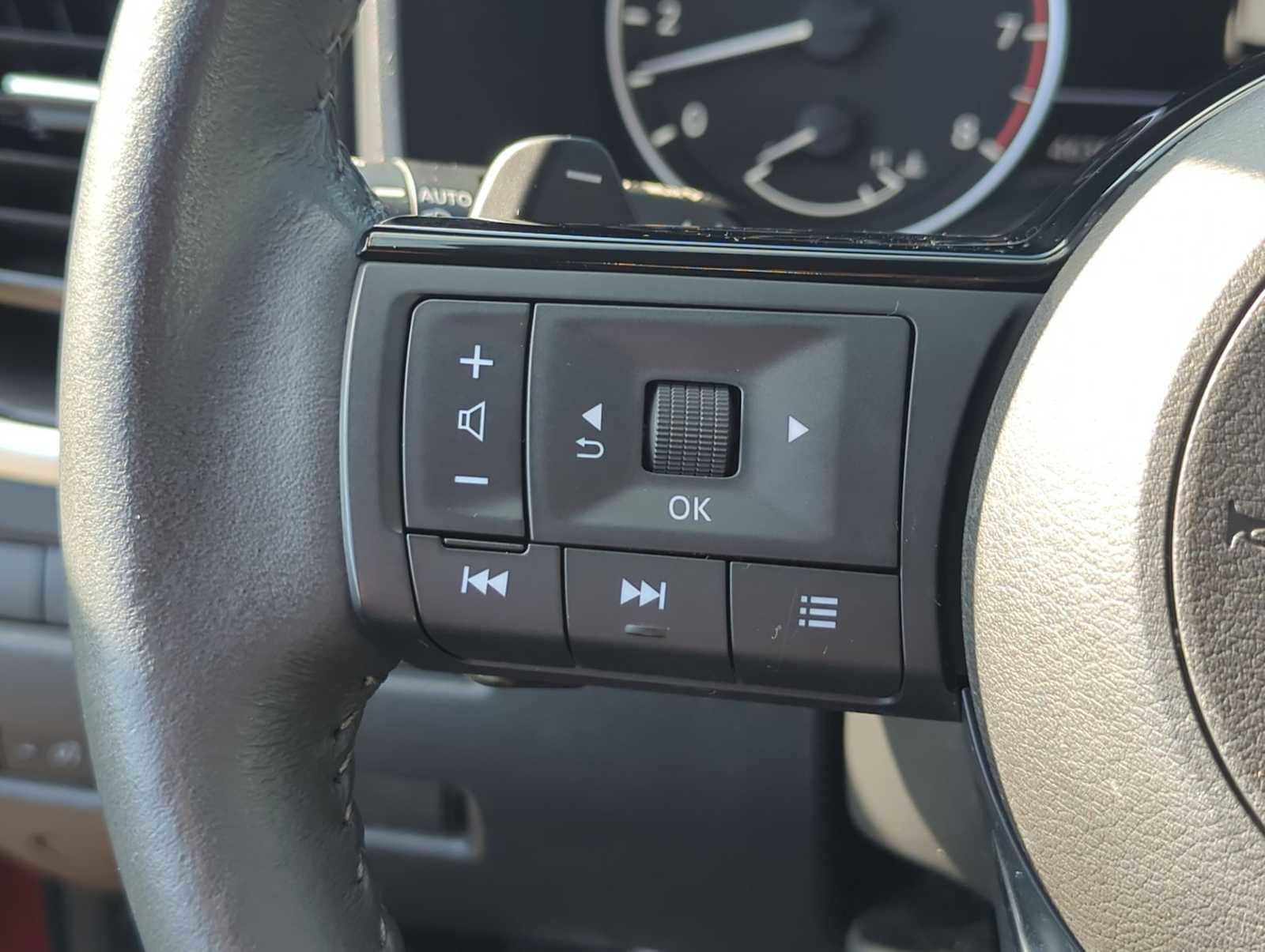 Used 2021 Nissan Rogue SL w/ Premium Package image 25