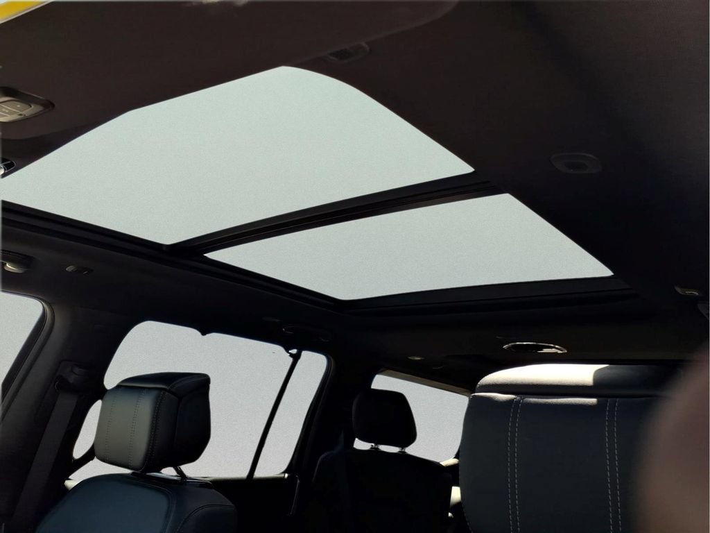 New 2026 Jeep Grand Wagoneer Summit w/ Premium Group III AWD/4WD image 8