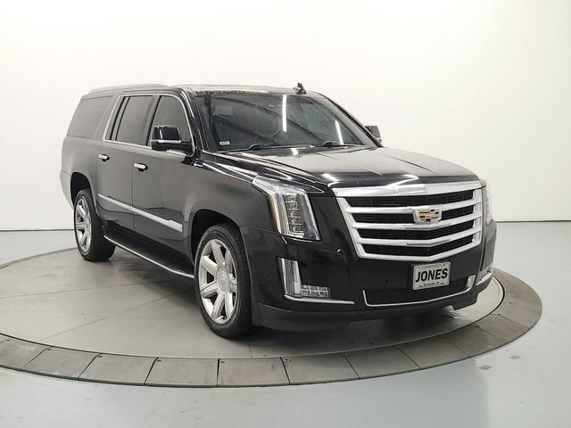Used 2018 Cadillac Escalade ESV Luxury RWD image 3