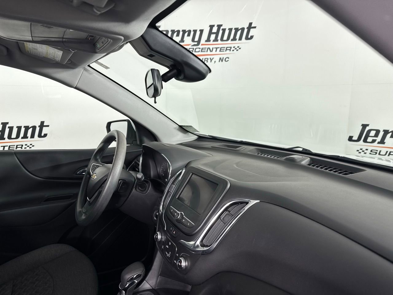 Used 2023 Chevrolet Equinox LT image 30