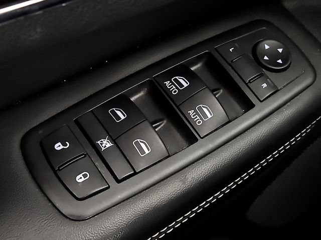 Used 2014 Jeep Grand Cherokee Limited w/ Trailer Tow Group IV image 26