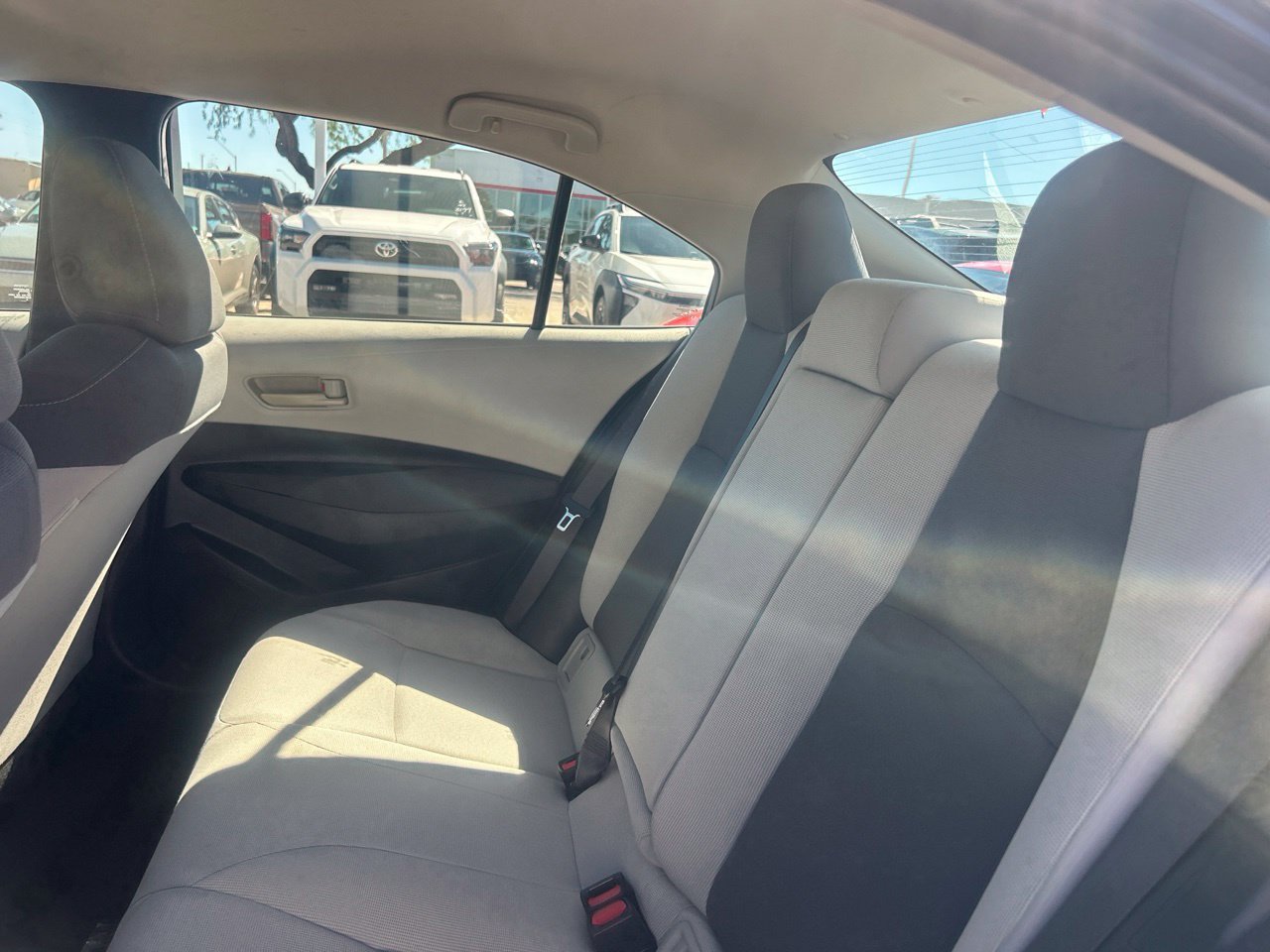 Used 2022 Toyota Corolla LE FWD image 8