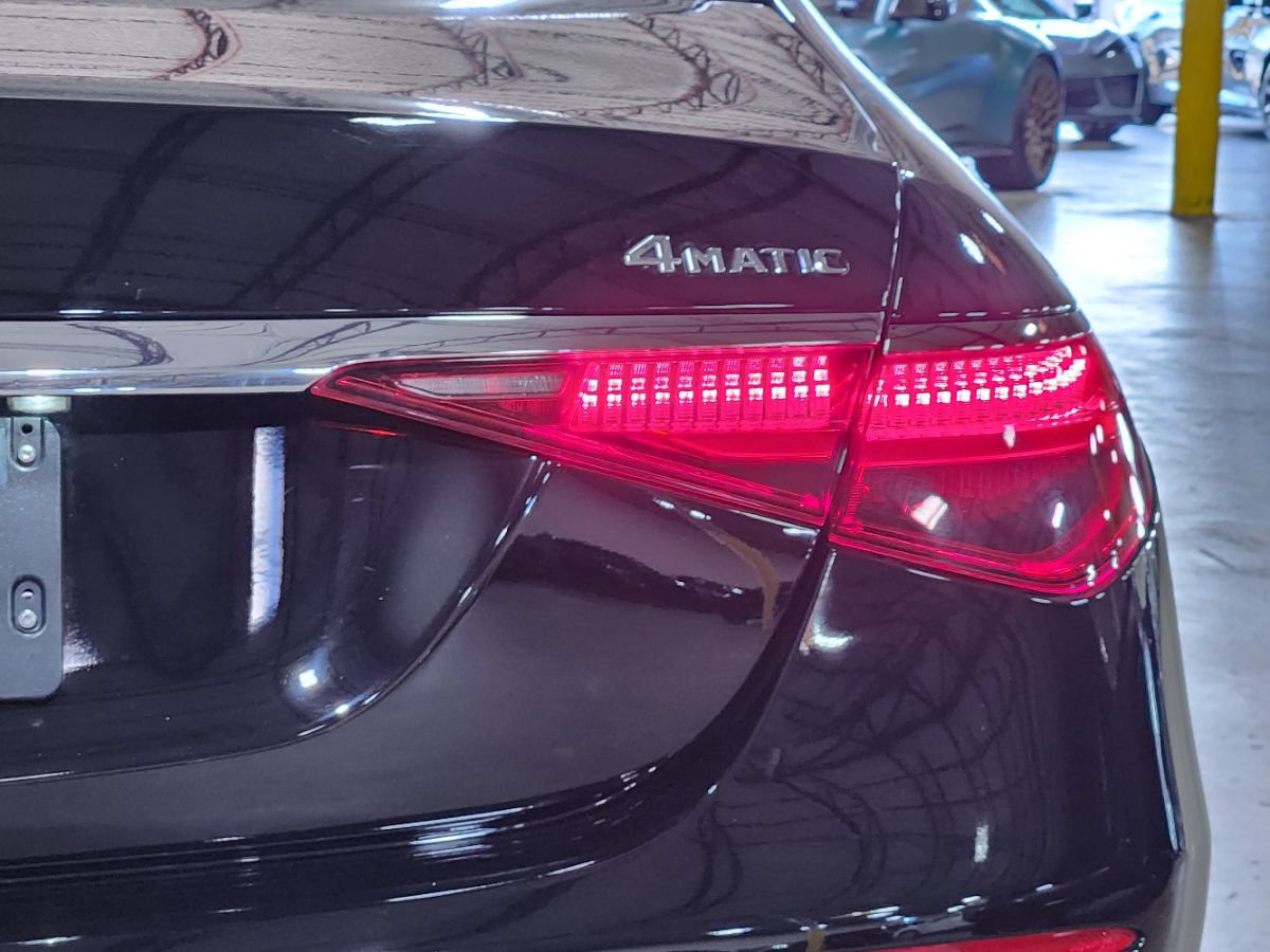Used 2022 Mercedes-Benz S 580 4MATIC Sedan w/ AMG Line Package image 22
