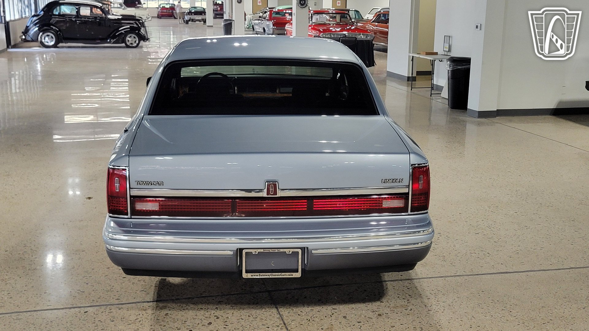 Used 1993 Lincoln Town Car Signature RWD image 32