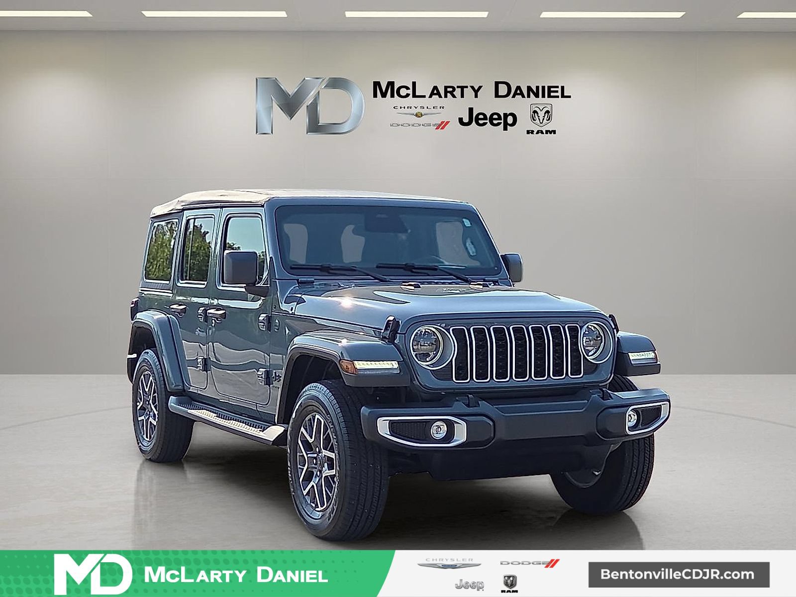 Used 2026 Jeep Wrangler Unlimited Sahara AWD/4WD image 1