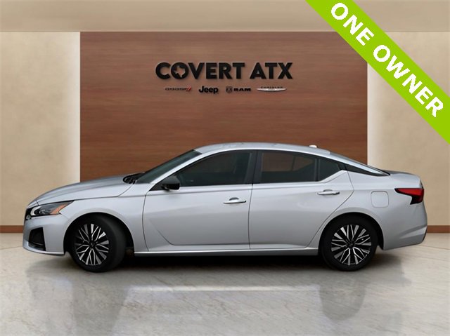 Used 2024 Nissan Altima 2.5 SV image 2