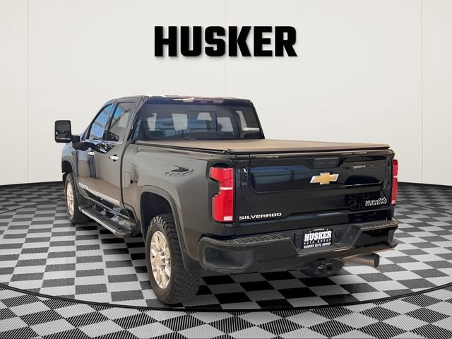 Used 2024 Chevrolet Silverado 2500 High Country w/ High Country Premium Package AWD/4WD image 4