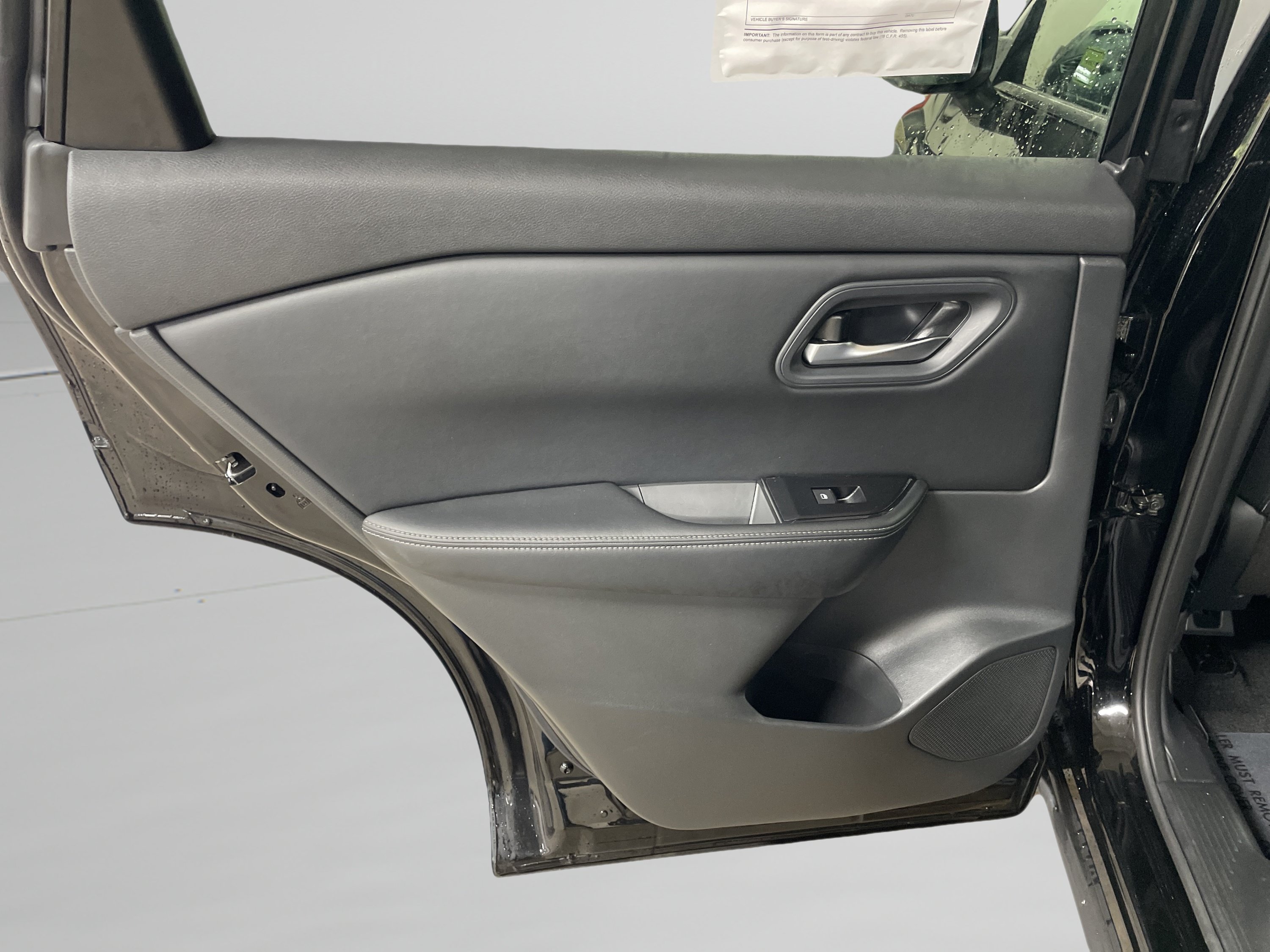 Used 2026 Nissan Rogue SV AWD/4WD image 9