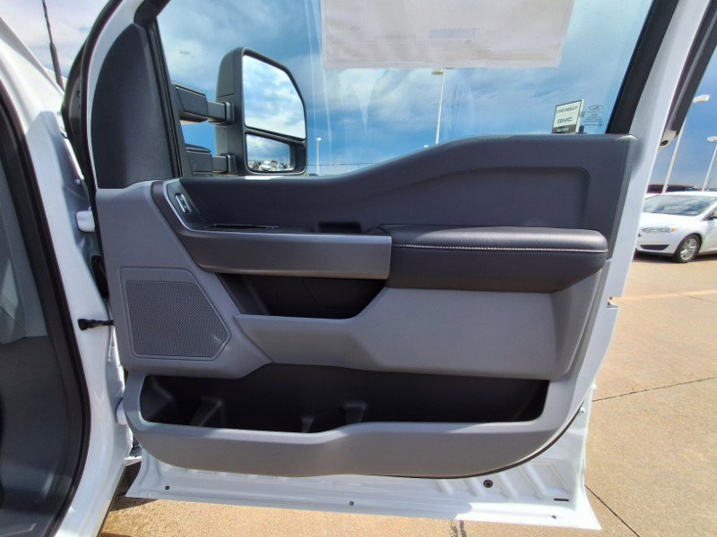 New 2025 Ford F550 4x4 Crew Cab image 16
