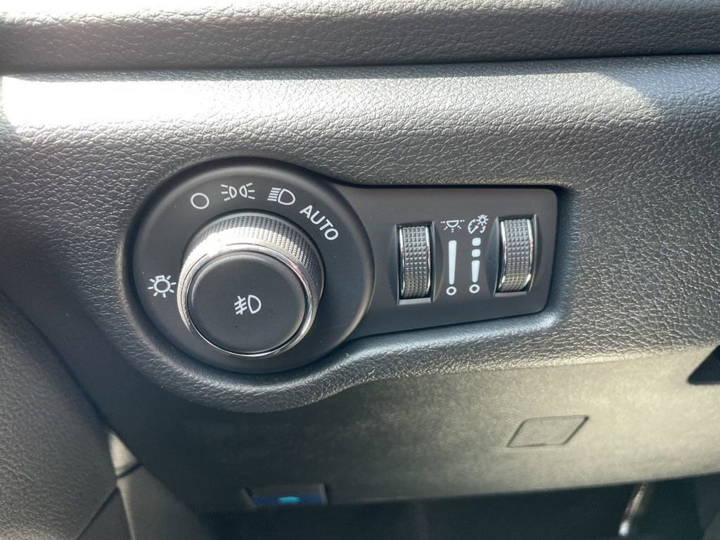 New 2026 Chrysler Pacifica Select image 25