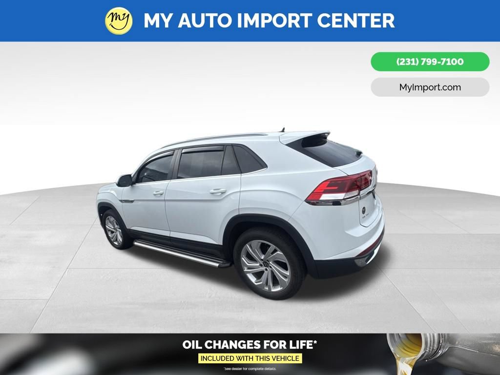Used 2020 Volkswagen Atlas Cross Sport SE w/ Towing Package AWD/4WD image 4