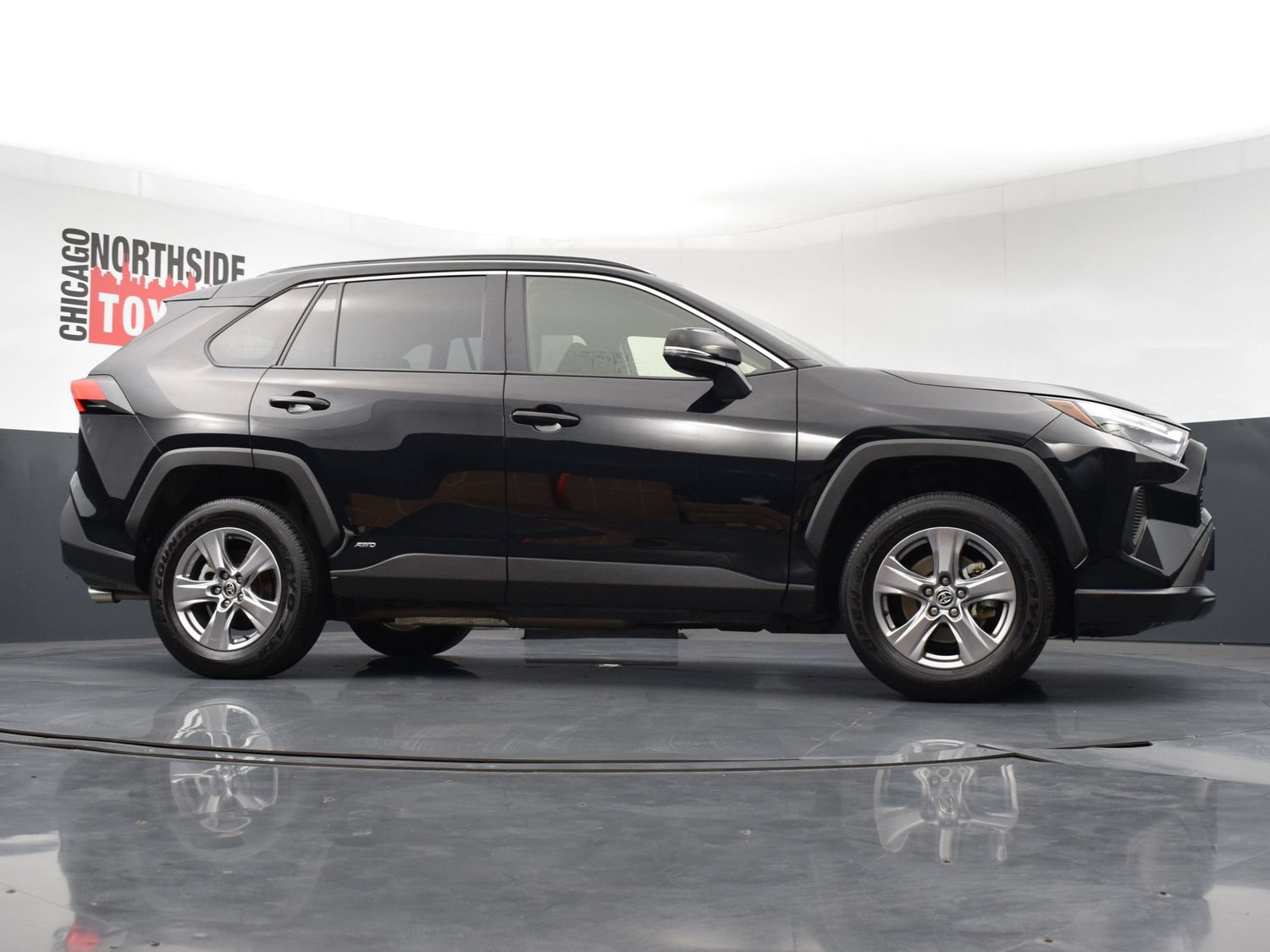 Used 2025 Toyota RAV4 LE AWD/4WD image 27