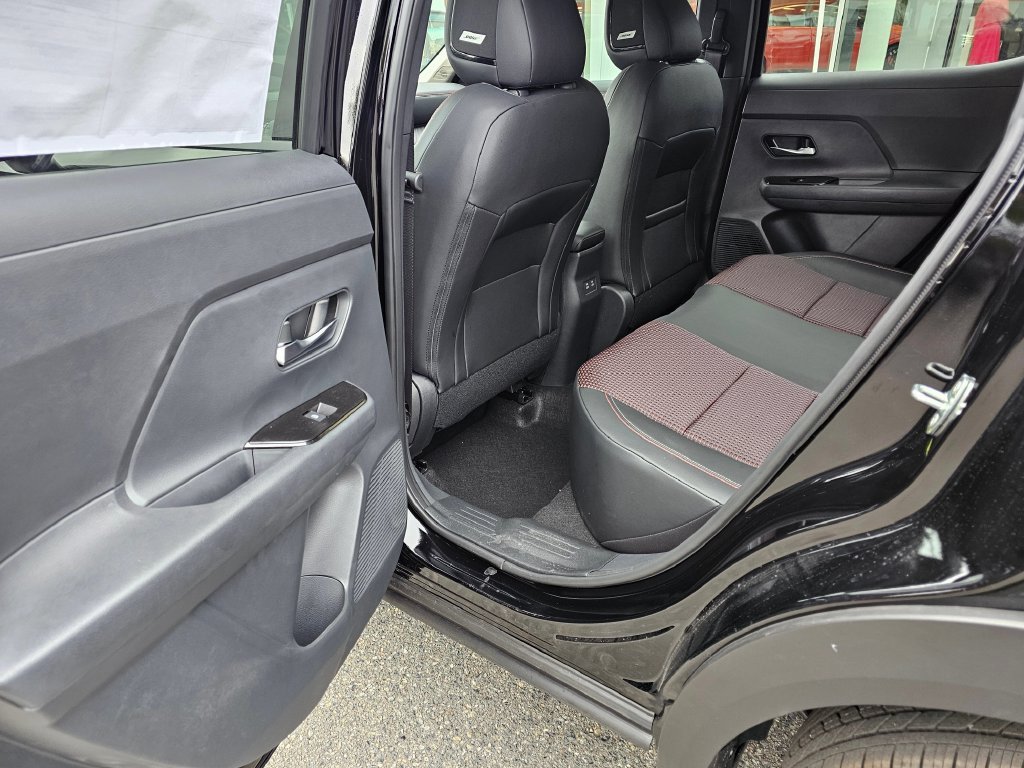 New 2027 Nissan Kicks SR AWD/4WD image 11