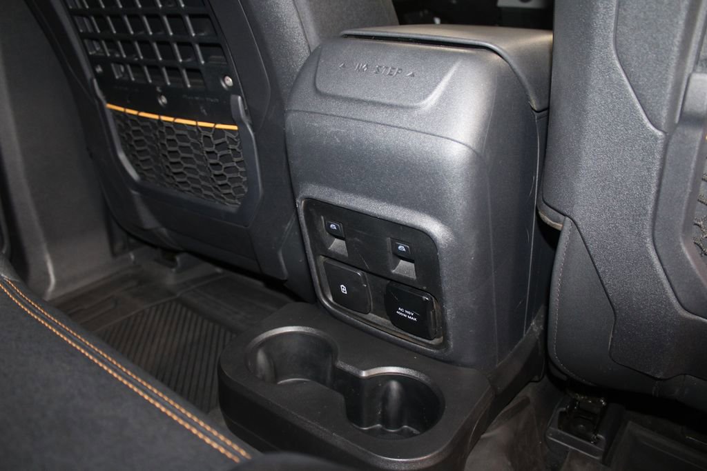 Used 2023 Ford Bronco Badlands image 32
