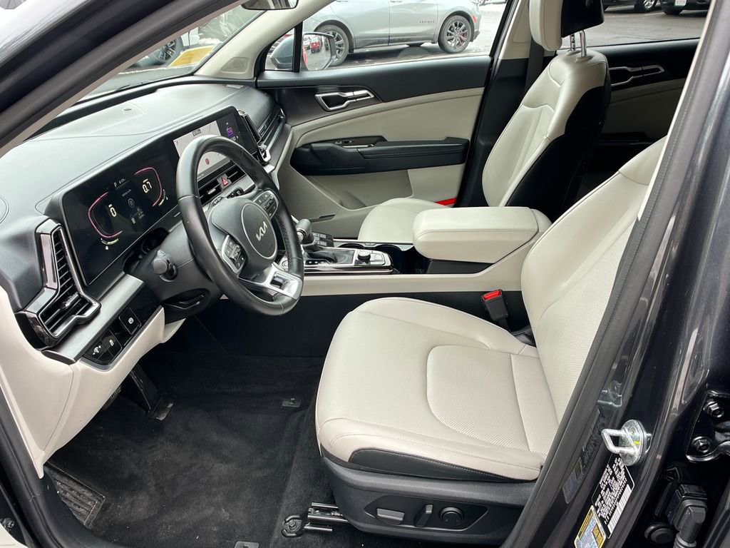 Used 2023 Kia Sportage EX image 9