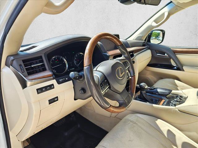 Used 2016 Lexus LX 570 4WD w/ Luxury Package image 10