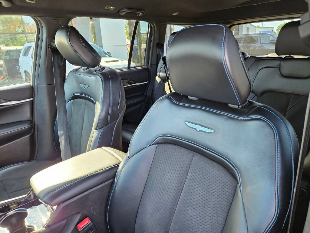 Used 2022 Jeep Grand Cherokee Trailhawk w/ Advanced Protech Group II AWD/4WD image 19