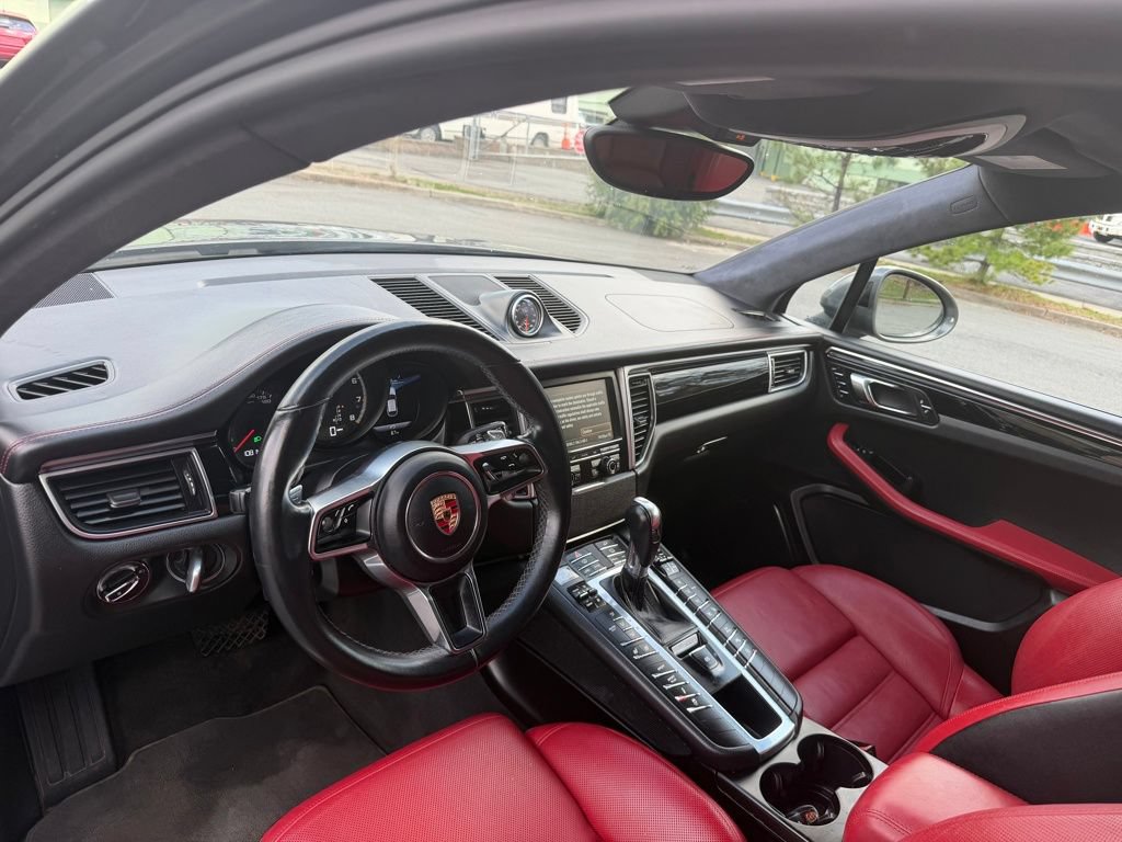 Used 2015 Porsche Macan Turbo AWD/4WD image 11