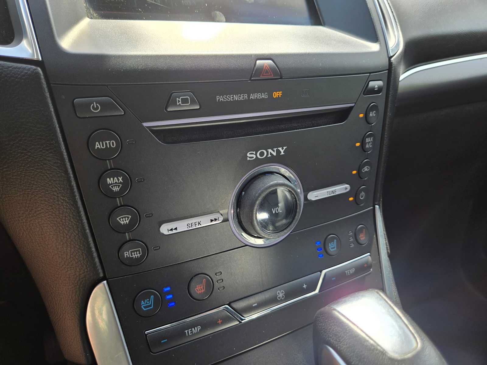 Used 2015 Ford Edge Titanium w/ Equipment Group 302A AWD/4WD image 28