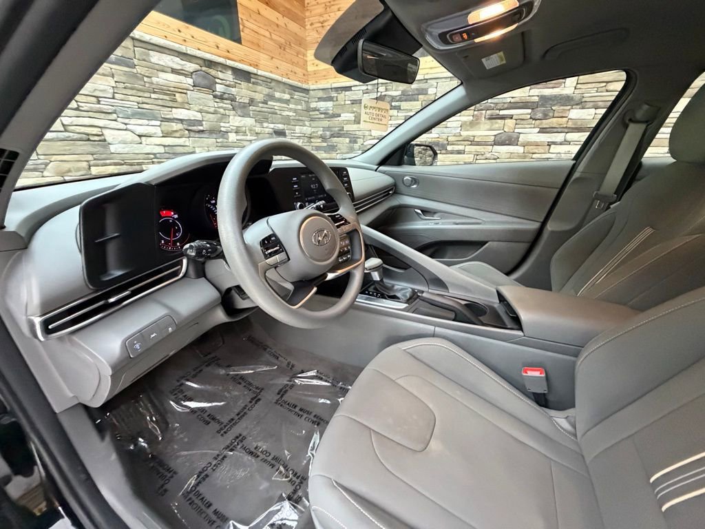 Certified 2023 Hyundai Elantra SEL image 10
