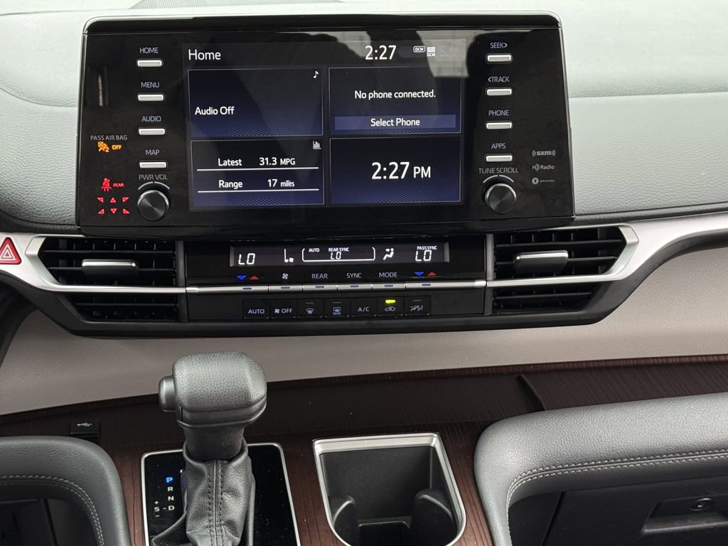 Used 2024 Toyota Sienna LE image 17