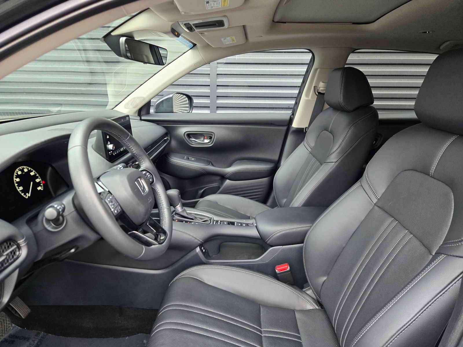 Used 2025 Honda HR-V EX-L image 26