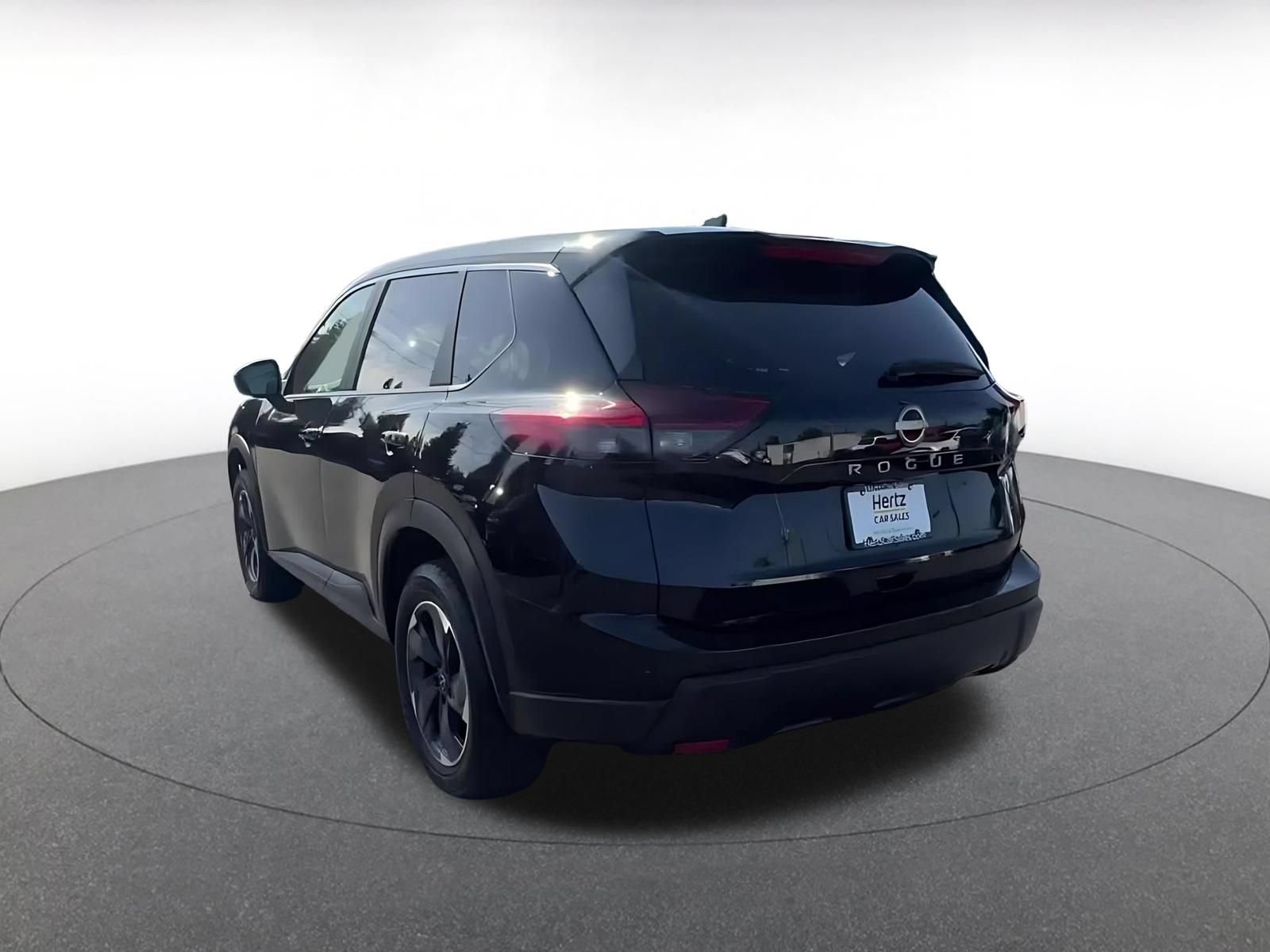 Used 2025 Nissan Rogue SV FWD image 11