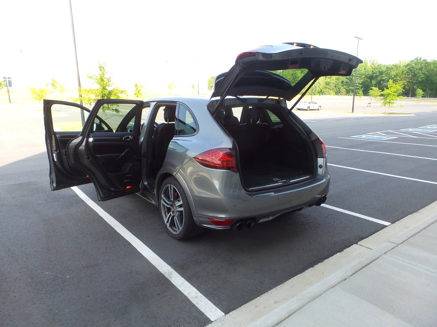 Used 2013 Porsche Cayenne GTS image 84