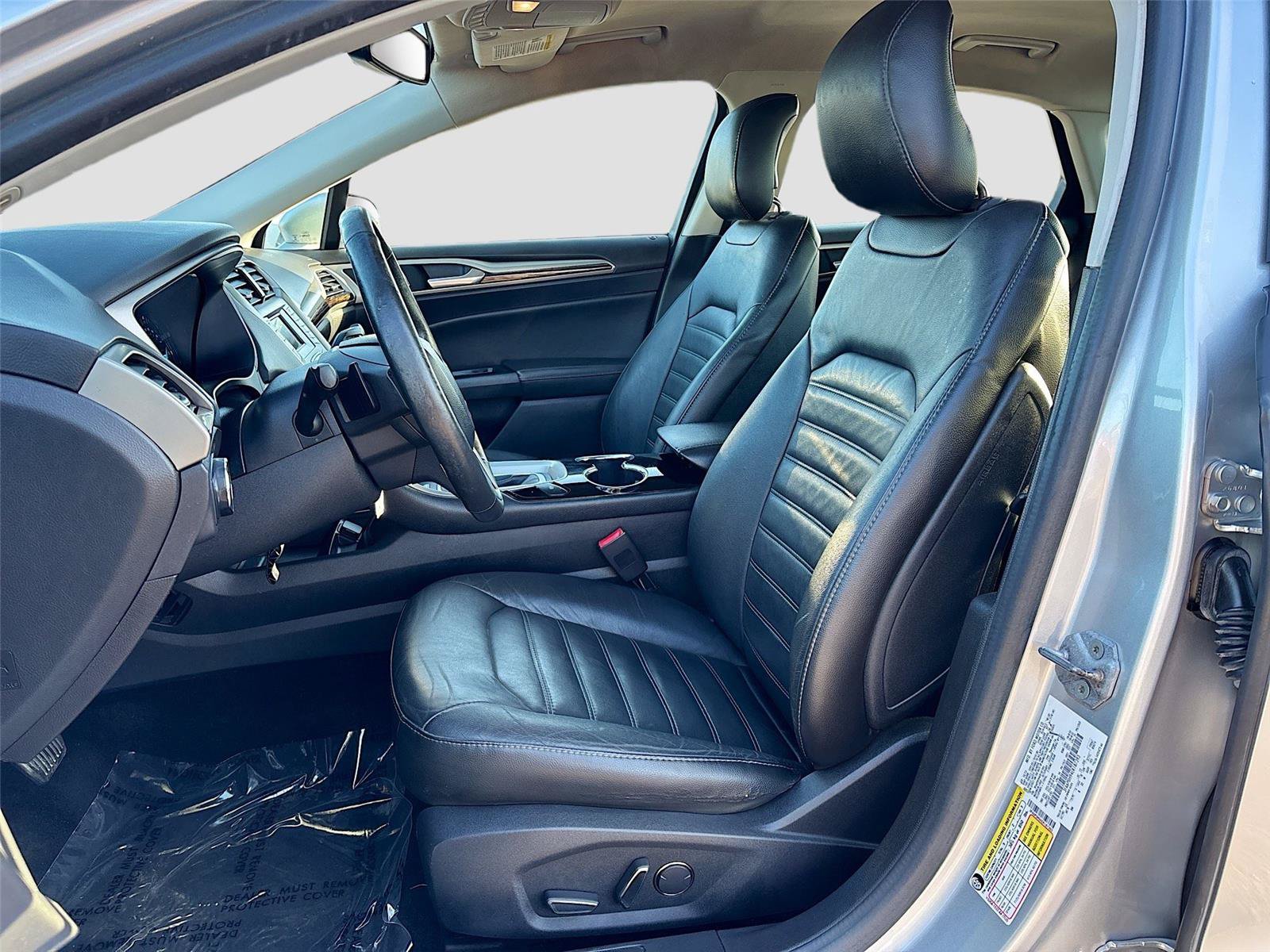 Used 2014 Ford Fusion SE w/ Equipment Group 202A FWD image 18
