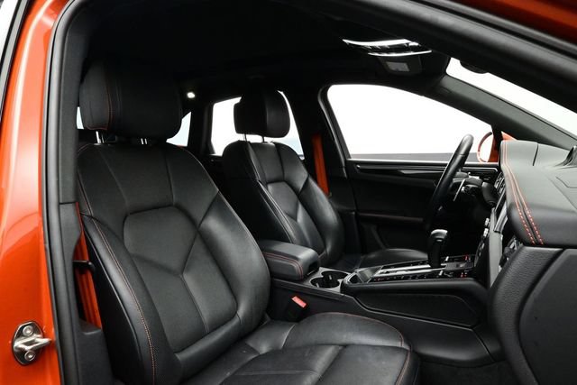 Certified 2023 Porsche Macan AWD/4WD image 18