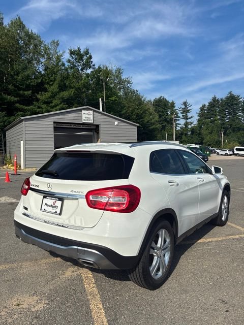 Used 2019 Mercedes-Benz GLA 250 4MATIC w/ Premium Package image 4