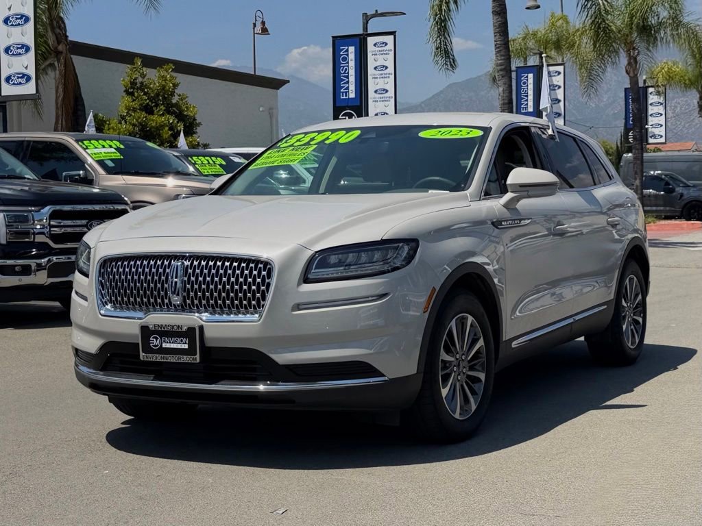 Used 2023 Lincoln Nautilus FWD image 4