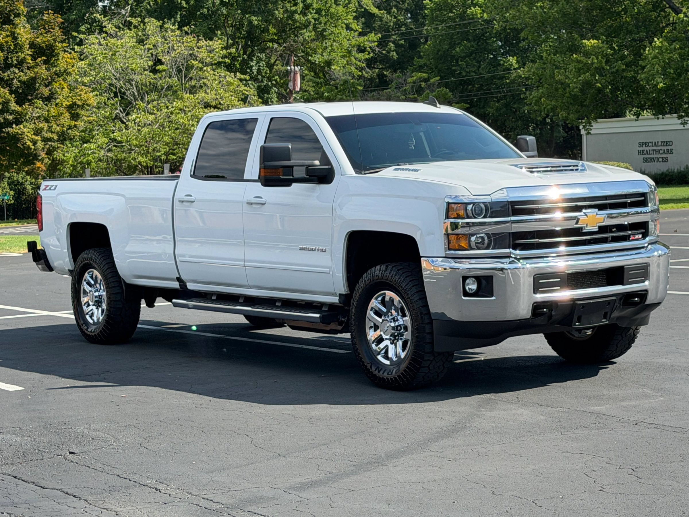 Used 2018 Chevrolet Silverado 3500 LT w/ LT Convenience Package AWD/4WD image 4