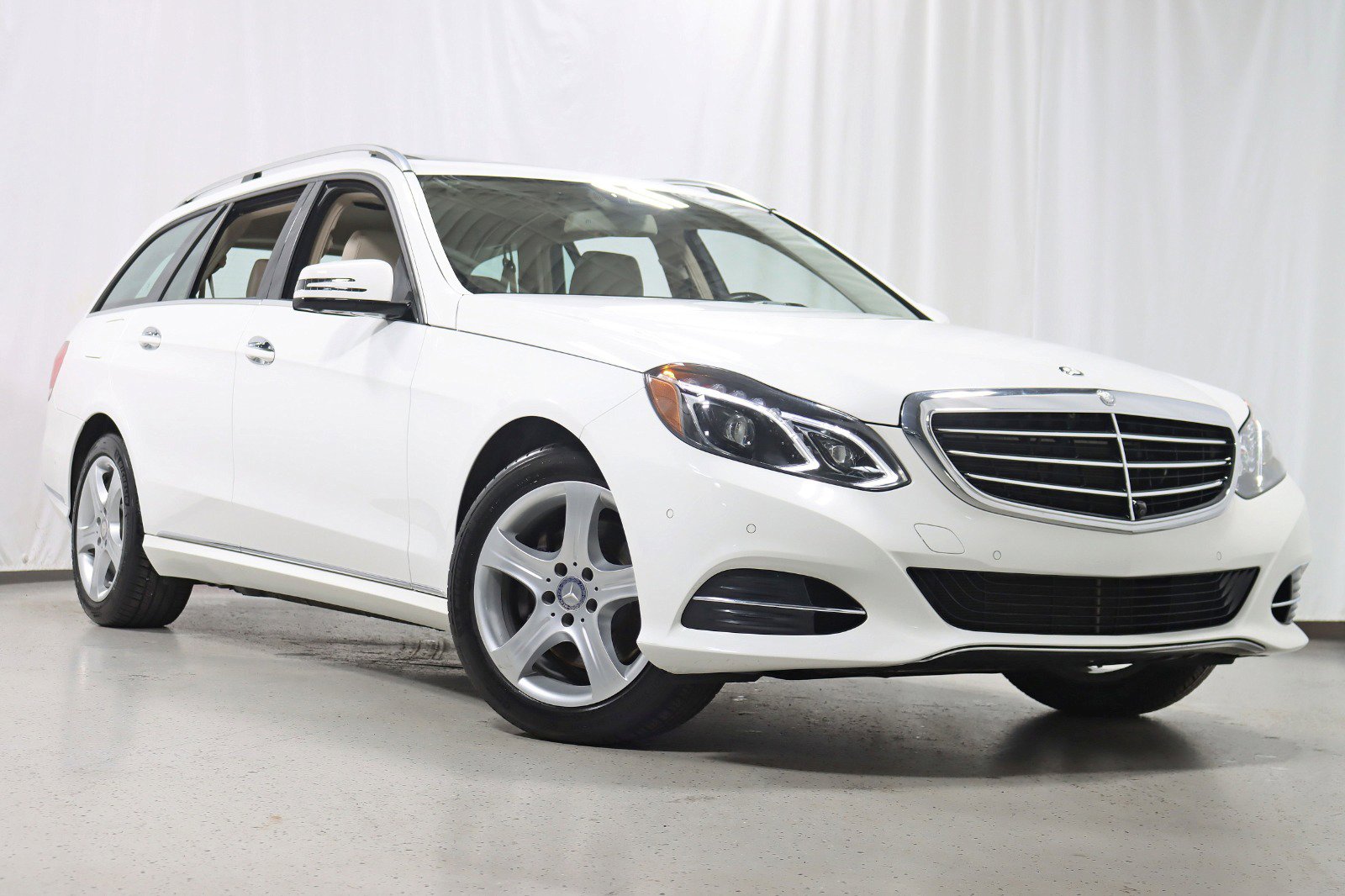 Used 2015 Mercedes-Benz E 350 E 350 4MATIC-Premium 1 Package w/ Premium 1 Package image 7