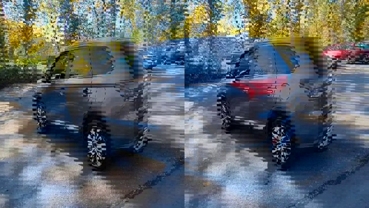 Used 2020 Mitsubishi Outlander ES image 45