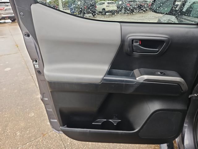 Used 2018 Toyota Tacoma SR5 image 12
