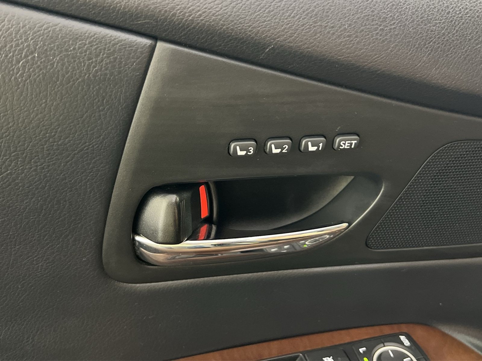 Used 2013 Lexus RX 450h AWD w/ Navigation Pkg image 31