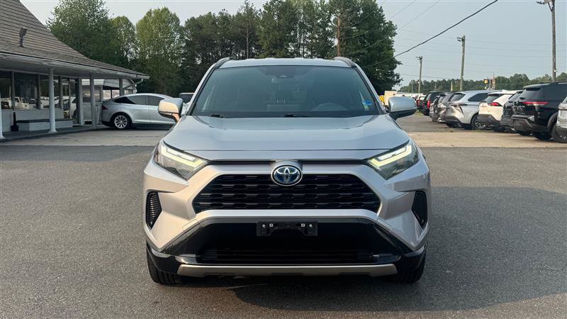 Used 2022 Toyota RAV4 SE w/ SE Grade Weather Package AWD/4WD image 3