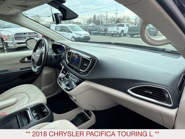 Certified 2018 Chrysler Pacifica Touring-L image 9