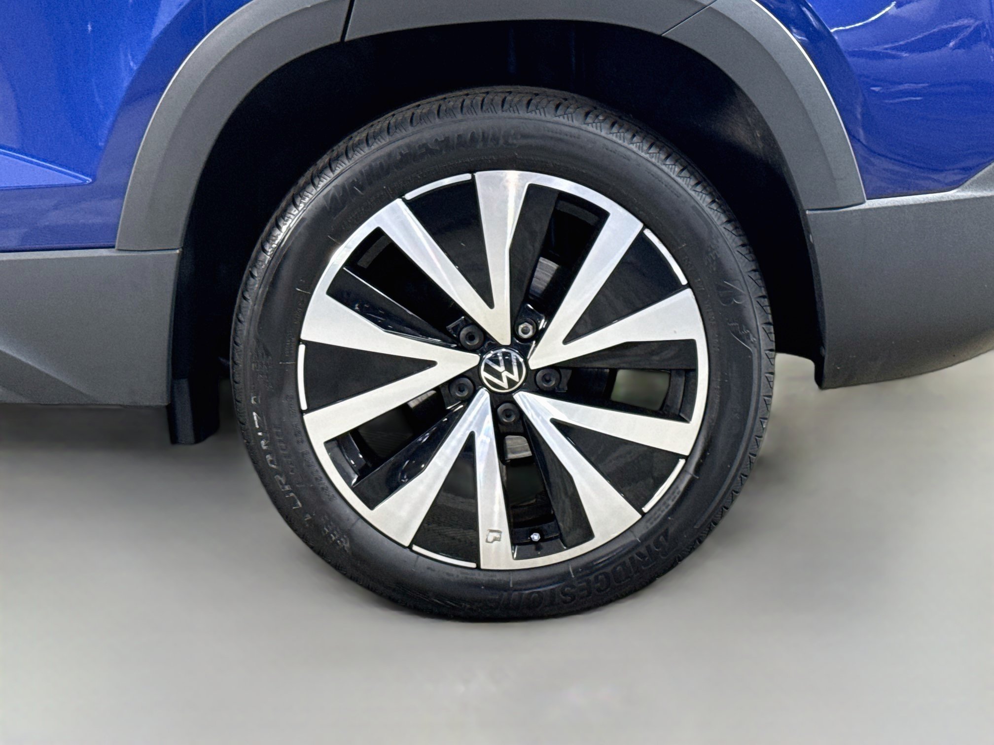 Used 2023 Volkswagen Taos SE FWD image 37