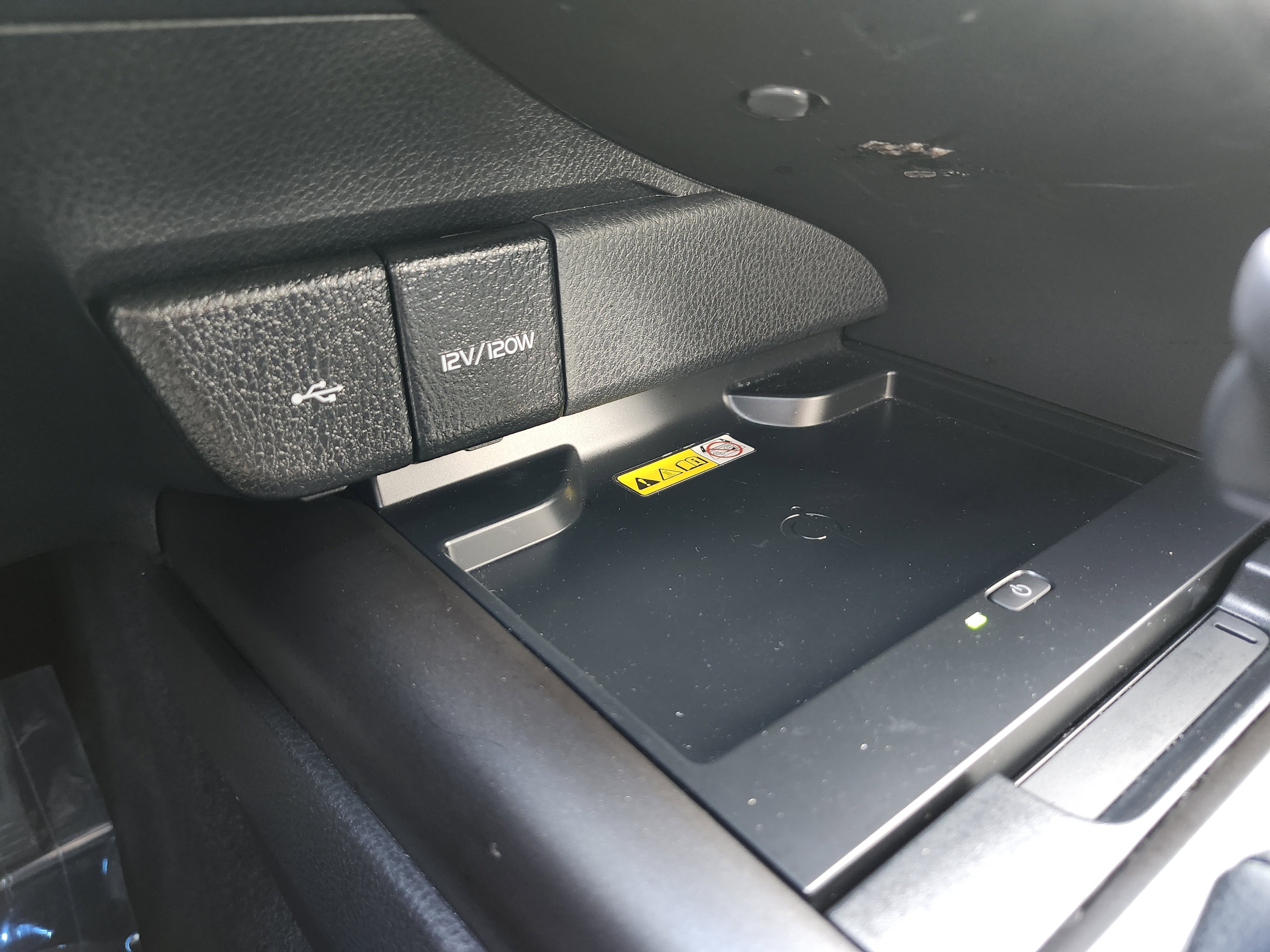 Used 2024 Toyota Camry XSE w/ Navigation Package image 9